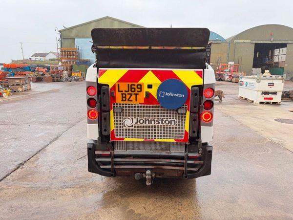 2019 JOHNSTON CITY ROAD SWEEPER...2,500 hours 380428356