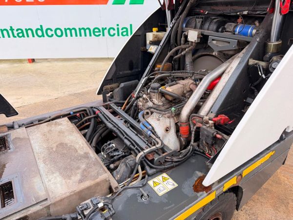 2019 JOHNSTON CITY ROAD SWEEPER...2,500 hours 380428369