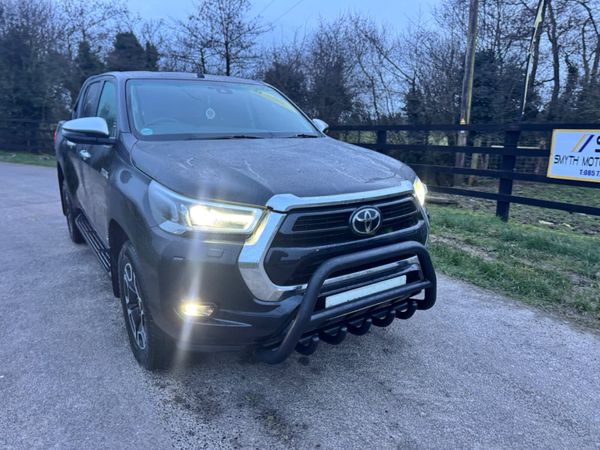 211 Toyota Hilux Invincible 2.4L D4D****** 380557440