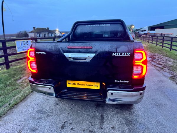 211 Toyota Hilux Invincible 2.4L D4D****** 380557457