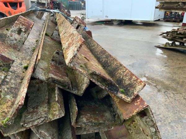 3.0mts CONCRETE FORMWORK SCREEDS.......123s 380580468