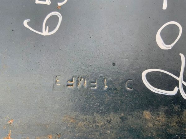 UNUSED 600mm TRACK SHOES / PADS........289pf. 380507343