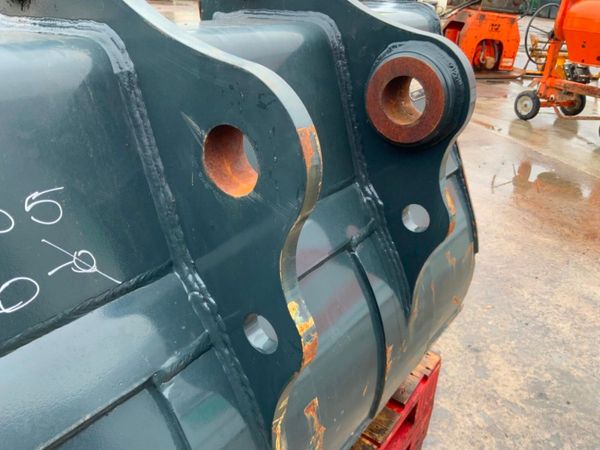 UNUSED 48" HYUNDAI BUCKET....70mm..........266pf. 380507319