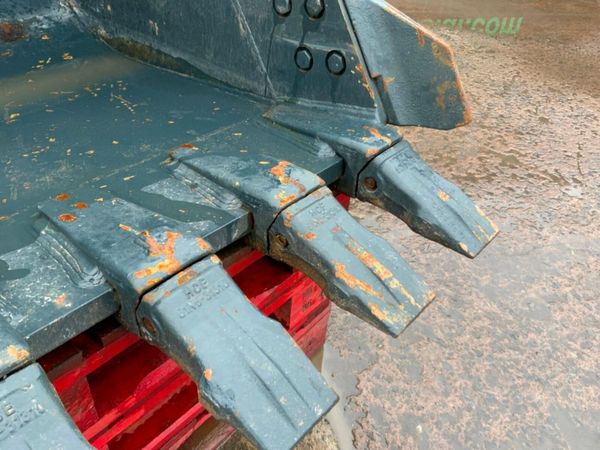 UNUSED 48" HYUNDAI BUCKET....70mm..........266pf. 380507327