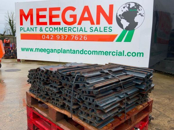 UNUSED 600mm TRACK SHOES / PADS........289pf. 380507338