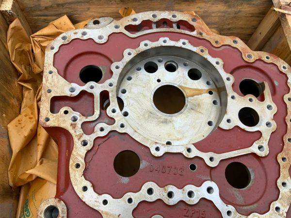 UNUSED CASE 521 / 621 LOADER TRANSMISSION. 380537845