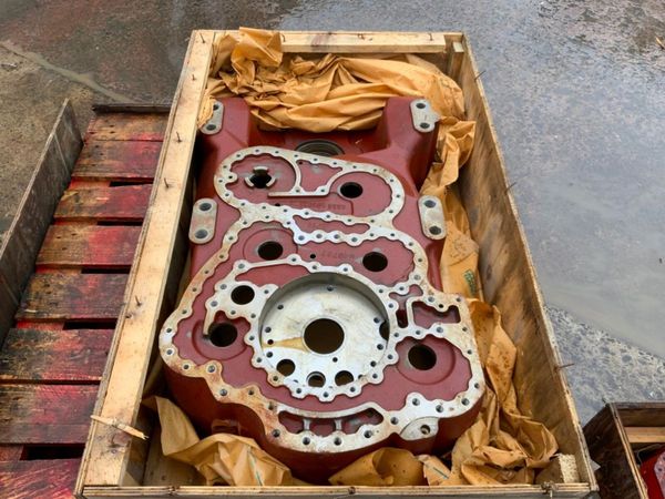 UNUSED CASE 521 / 621 LOADER TRANSMISSION. 380537849