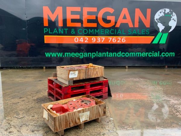 UNUSED CASE 521 / 621 LOADER TRANSMISSION. 380537837