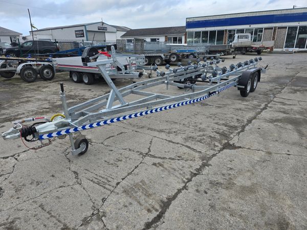 V shape boat trailers 380652216