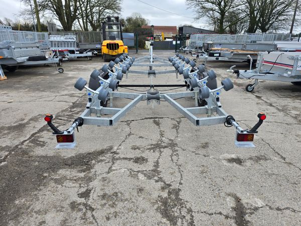 V shape boat trailers 380652224