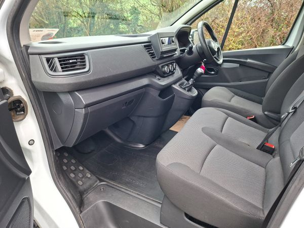 Nissan Primastar 221 LWB 2.0L...Price includes Vat 380617603