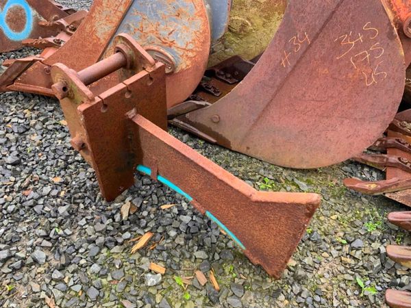 Mole plough 380639485