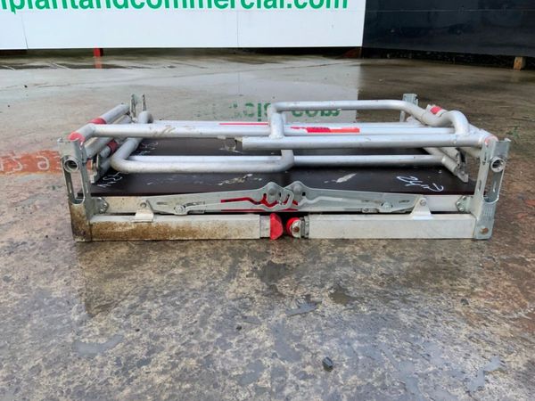 POP UP ALUMINIUM PODIUM PLATFORM........ 380702545