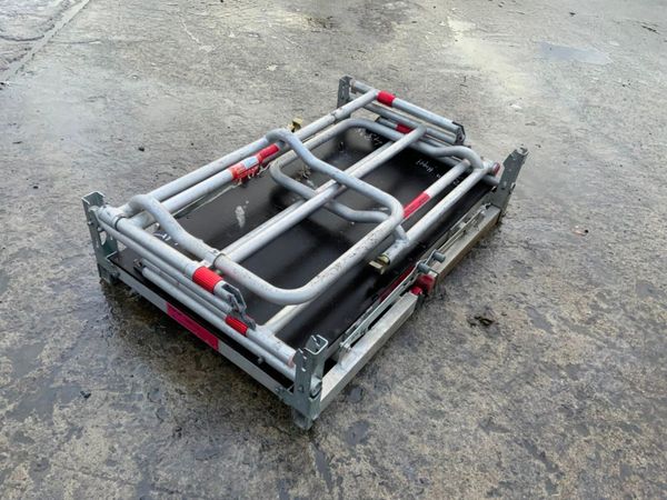 POP UP ALUMINIUM PODIUM PLATFORM........ 380702547