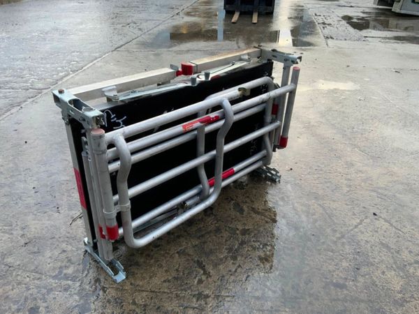 POP UP ALUMINIUM PODIUM PLATFORM........ 380702549