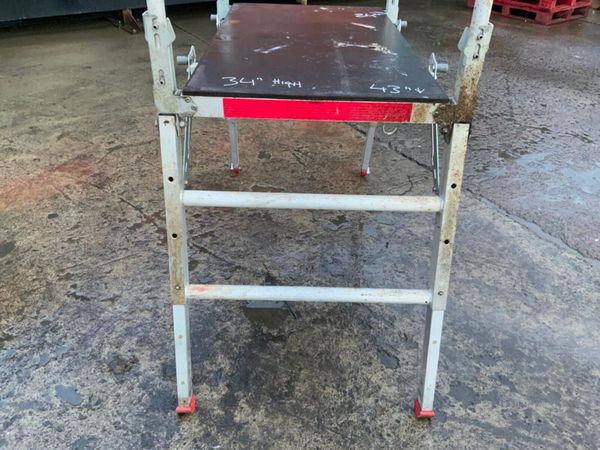 POP UP ALUMINIUM PODIUM PLATFORM........ 380702535