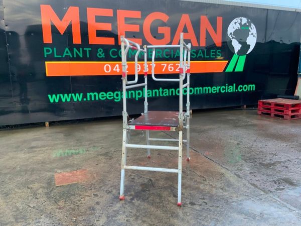 POP UP ALUMINIUM PODIUM PLATFORM........ 380702536