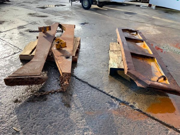 ARTICULATED SITE DUMPER TAILGATE.........195. 380727539