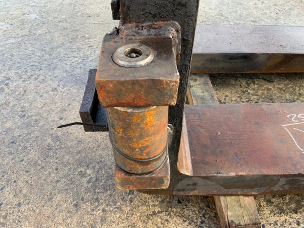 88" SLIDING CARRIAGE PRECISION FORKS........1474. 380732826