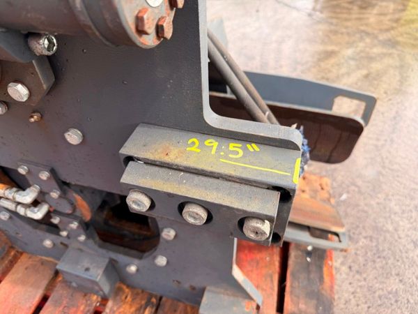 2018 CAM ROTATING CLAMP FORKLIFT....799V 380855817