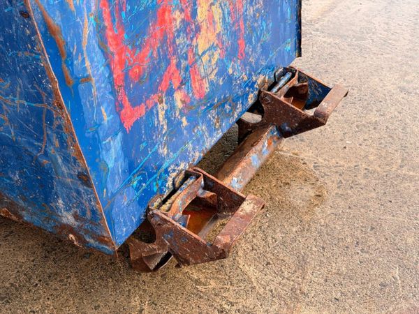 TELEPORTER / TELEHANDLER TIPPING SKIP....092 380856078