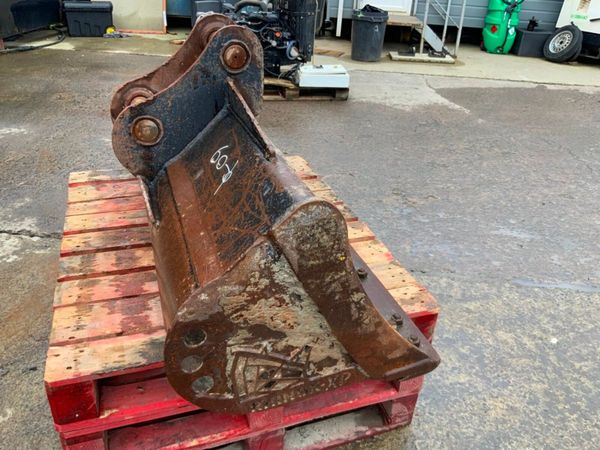 60" RHINOX GRADING BUCKET.....60mm PINS......661v. 380856106