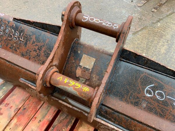 60" RHINOX GRADING BUCKET.....60mm PINS......661v. 380856109