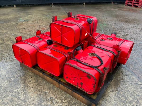 100lts FUEL TANKS. CRADLE & STRAPS............47R 380800029
