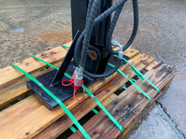 MINI SKID BACK ACTOR ATTACHMENT...........TM2. 380800038