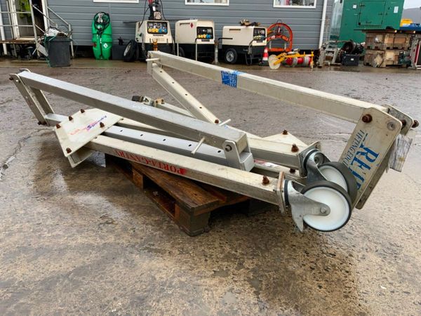 ALUMINIUM MOBILE / PORTABLE GANTRY.......3547. 380805456