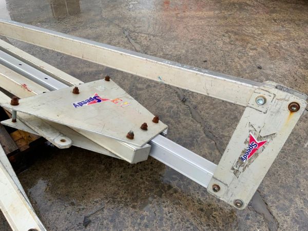 ALUMINIUM MOBILE / PORTABLE GANTRY.......3547. 380805459