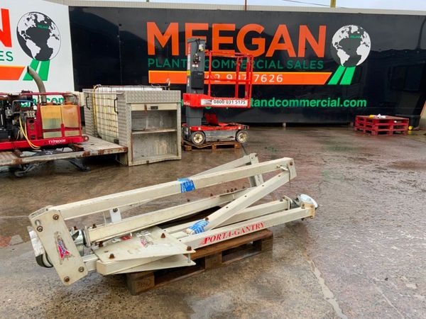 ALUMINIUM MOBILE / PORTABLE GANTRY.......3547. 380805462