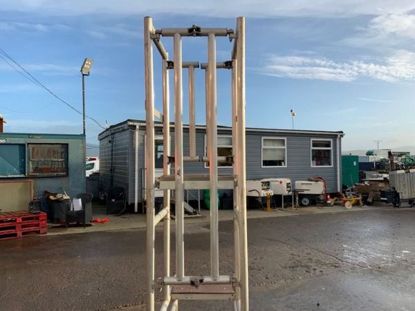 ALUMINIUM PODIUM ACCESS PLATFORM.......2620. 380805468