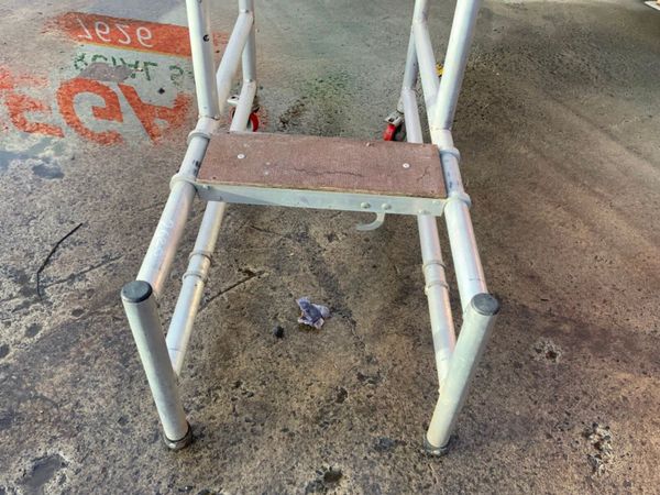 ALUMINIUM PODIUM ACCESS PLATFORM.......2620. 380805479