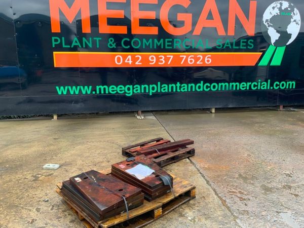 JAW CRUSHER CHEEK LINER....BLOW BAR.......598. 380819499