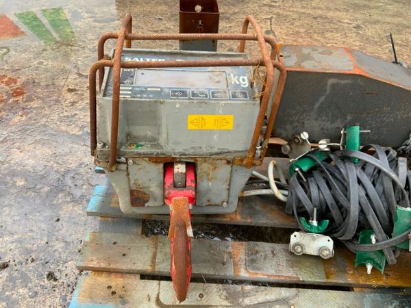 GIS  WORKSHOP CHAIN HOIST....GANTRY WINCH. 380819423