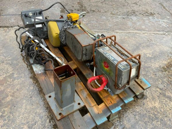 GIS  WORKSHOP CHAIN HOIST....GANTRY WINCH. 380819425