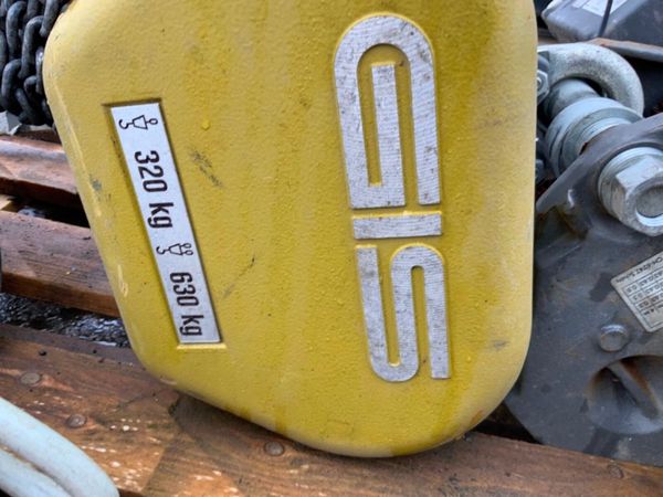 GIS  WORKSHOP CHAIN HOIST....GANTRY WINCH. 380819432
