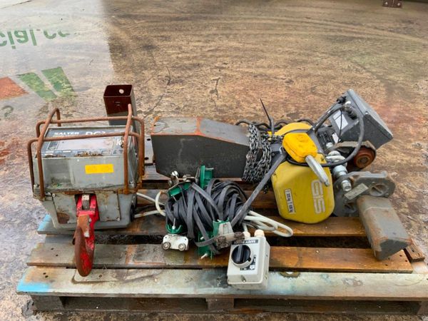 GIS  WORKSHOP CHAIN HOIST....GANTRY WINCH. 380819433