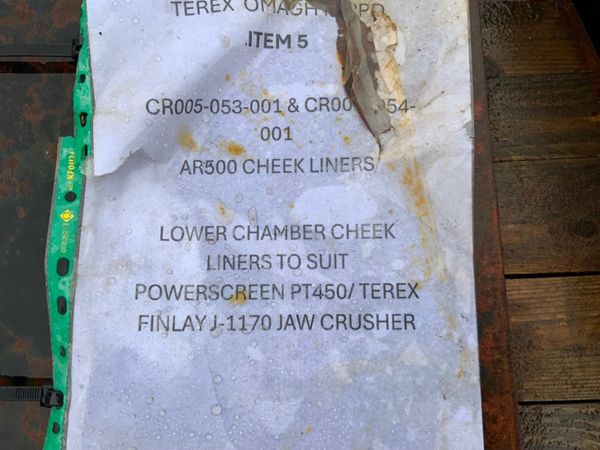 JAW CRUSHER CHEEK LINER....BLOW BAR.......598. 380819503