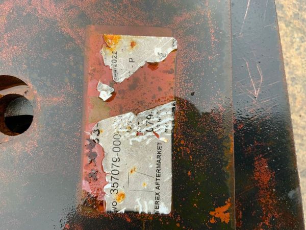 JAW CRUSHER CHEEK LINER....BLOW BAR.......598. 380819504