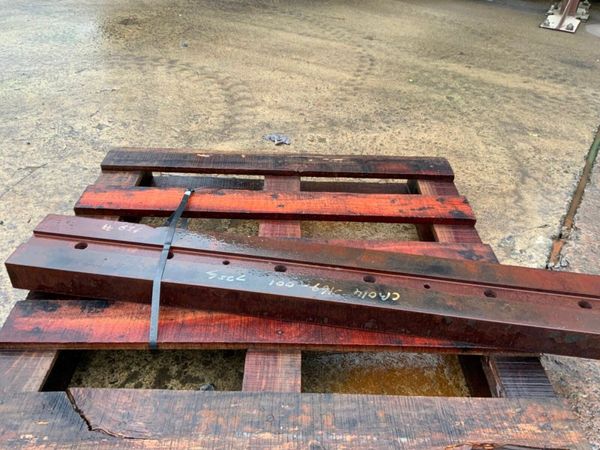 JAW CRUSHER CHEEK LINER....BLOW BAR.......598. 380819508