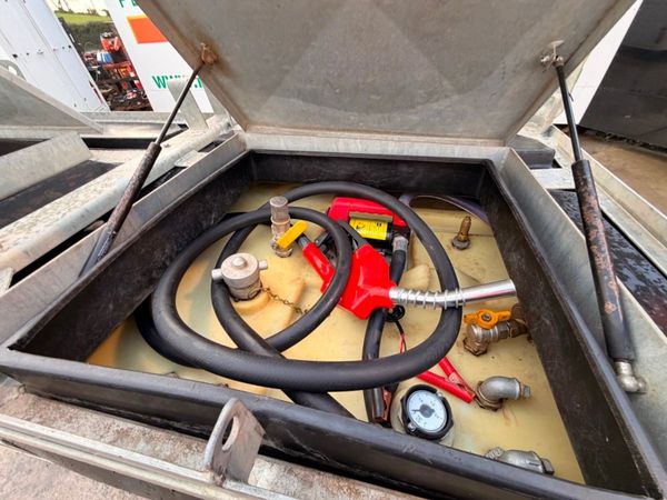 2,000 LITRE FUEL BOWSER NEW PUMP.....962 380838860