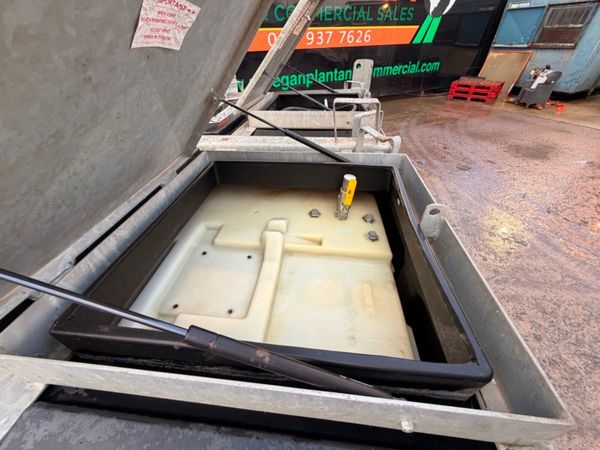 2,000 LITRE FUEL BOWSER NEW PUMP.....962 380838879