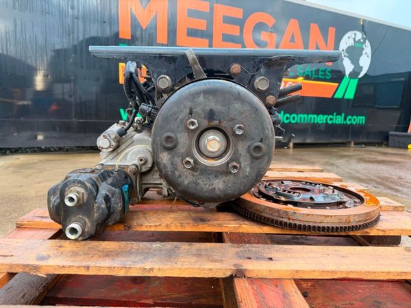 2017 MITSUBISHI CANTER AUTO GEARBOX + PTO 380839075