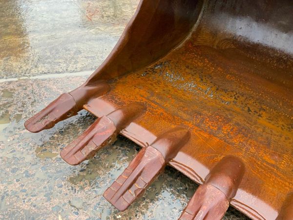 60" SCOOP TYPE DIGGING BUCKET......20 ton...154w 380992153