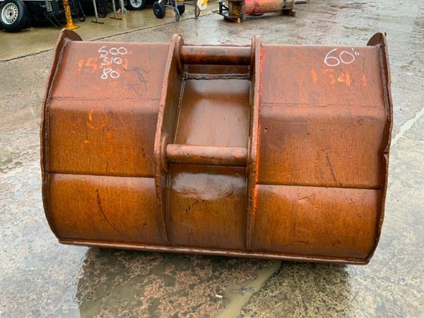 60" SCOOP TYPE DIGGING BUCKET......20 ton...154w 380992161