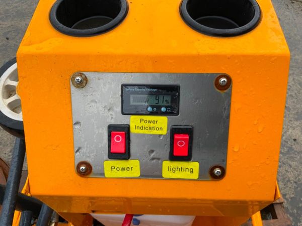 UNUSED Ms80r RIDE ON POWER FLOAT........141w. 380992180