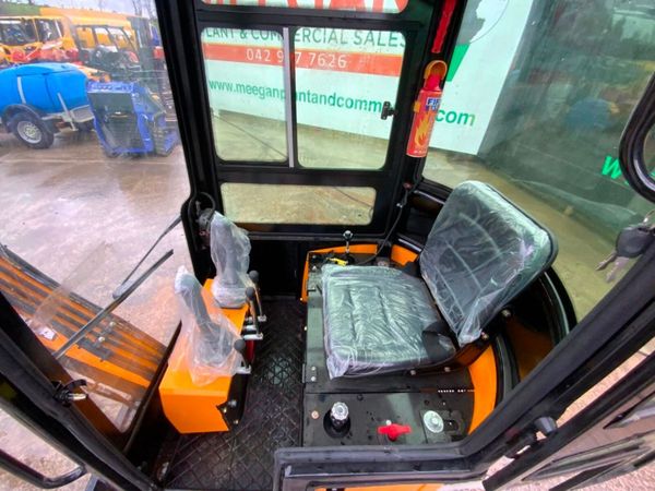 MIVA13DC  MINI DIGGER....FULL CAB....DIESEL..89w. 380992107