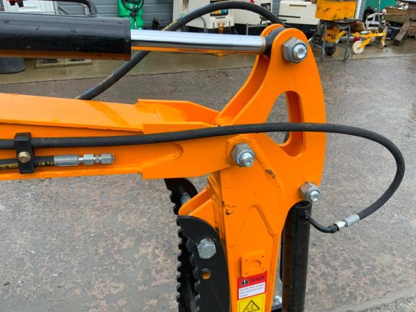 MIVA13DC  MINI DIGGER....FULL CAB....DIESEL..89w. 380992110